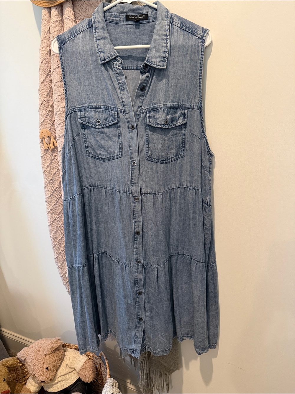 LSleeveless Chambray Midi Dress in Light Blue